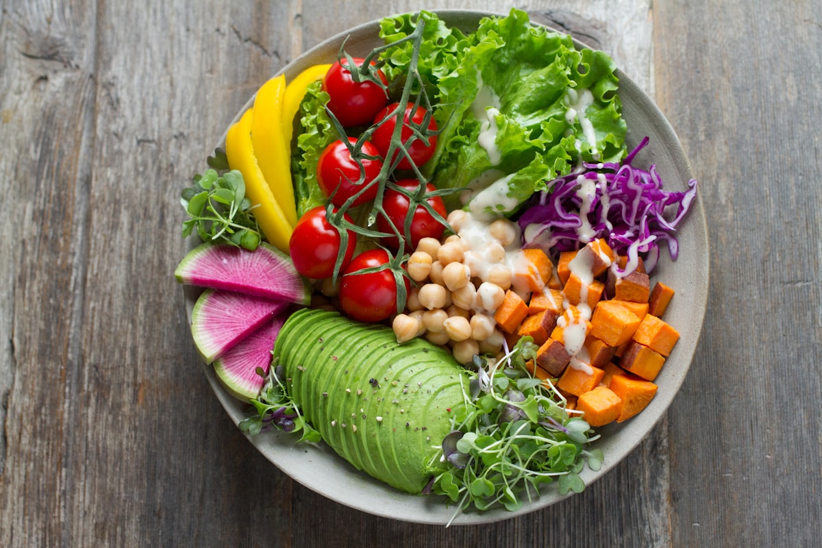 Carbohidratos complejos como granos integrales y verduras